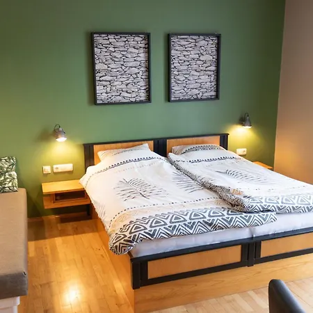 Kaernten بيت ضيافة 3*